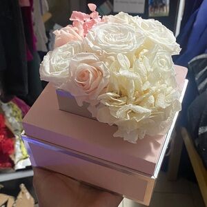 Rosé Round Classic Pink And Blush Glam Fleur Pink and Silver Box